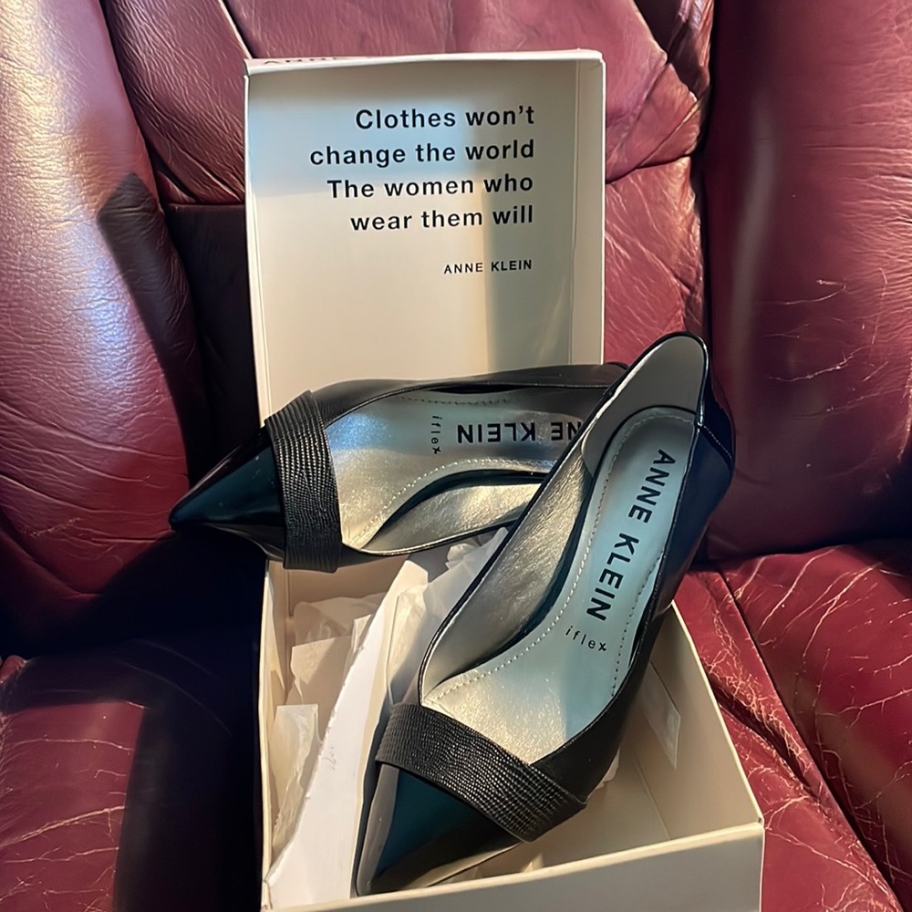 Anne Klein Black dress heel